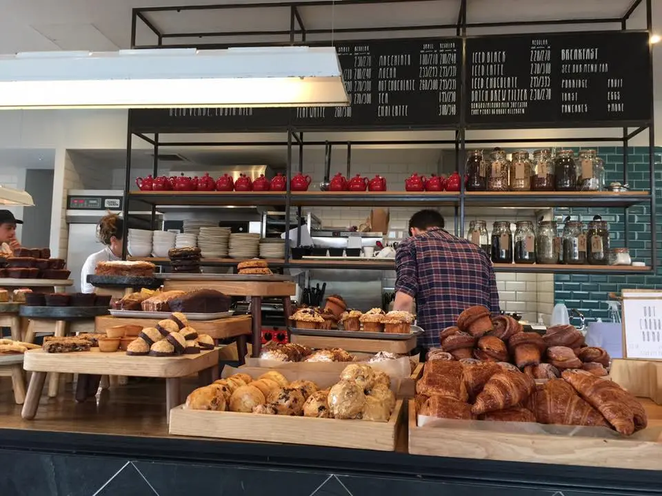 %ED%85%8C%EC%9D%B4%ED%8A%B8-%EB%AA%A8%EB%8D%98-%EB%AF%B8%EC%88%A0%EA%B4%80%EA%B3%BC-%ED%8E%98%EB%AF%B8%EB%8B%88%EC%A6%98-10.jpg?zoom=1.25&amp;resize=700%2C525