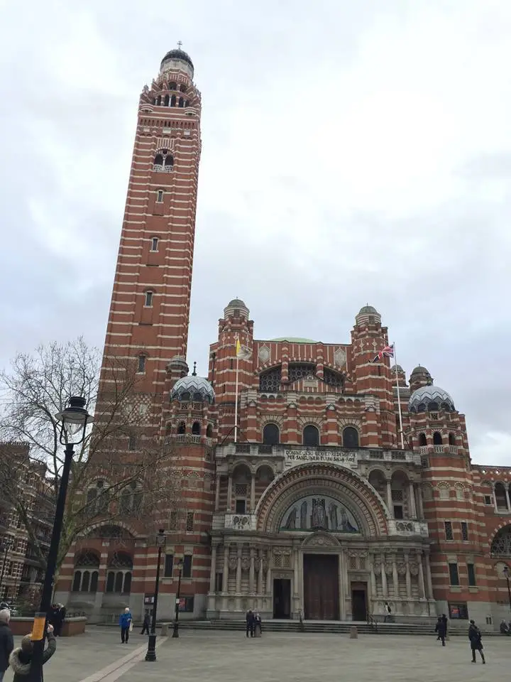 %ED%8F%89%ED%99%94-2.jpg?zoom=1.25&amp;resize=700%2C933