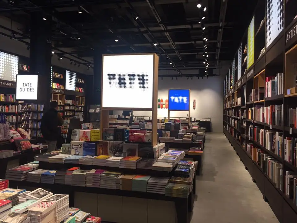 %ED%85%8C%EC%9D%B4%ED%8A%B8-%EB%AA%A8%EB%8D%98-%EB%AF%B8%EC%88%A0%EA%B4%80%EA%B3%BC-%ED%8E%98%EB%AF%B8%EB%8B%88%EC%A6%98-14.jpg?zoom=1.25&amp;resize=700%2C525