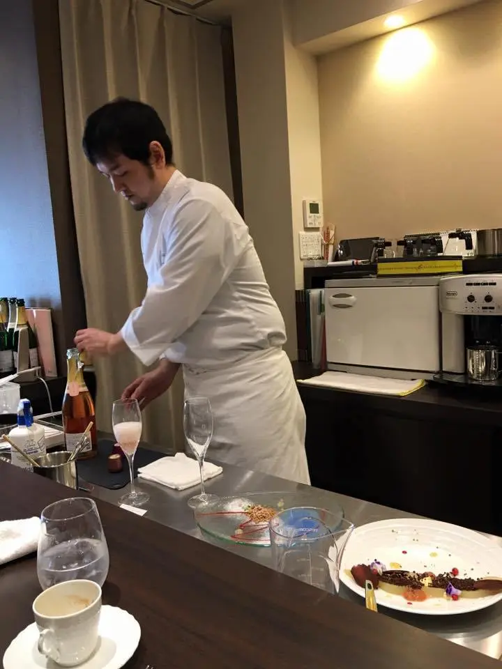 %EB%94%94%EC%A0%80%ED%8A%B8%EB%B0%94-4.jpg?zoom=1.25&amp;resize=700%2C933