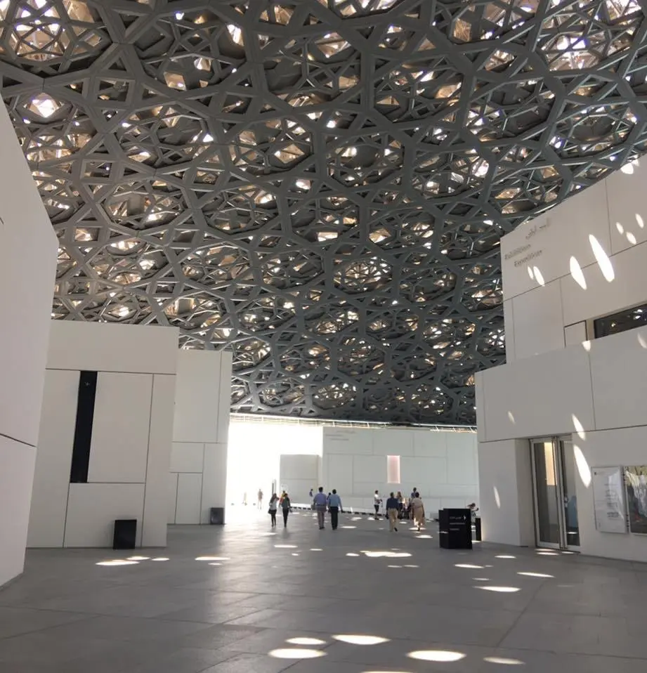 %EB%A3%A8%EB%B8%8C%EB%A5%B4%EC%95%84%EB%B6%80%EB%8B%A4%EB%B9%84-%EB%AE%A4%EC%A7%80%EC%97%84-2.jpg?zoom=1.25&amp;resize=700%2C728