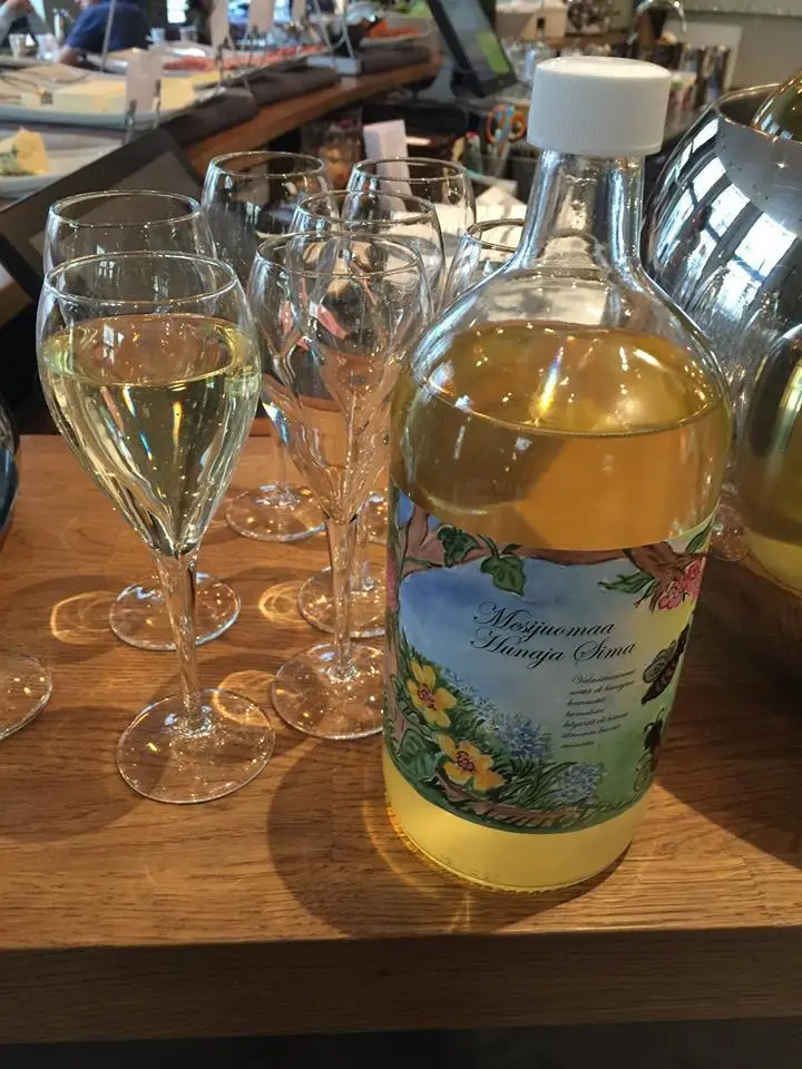 %ED%98%B8%ED%85%94-%EB%A6%B4%EB%9D%BC-%EB%A1%9C%EB%B2%84%EC%B8%A0-10.jpg?zoom=1.25&amp;resize=700%2C933