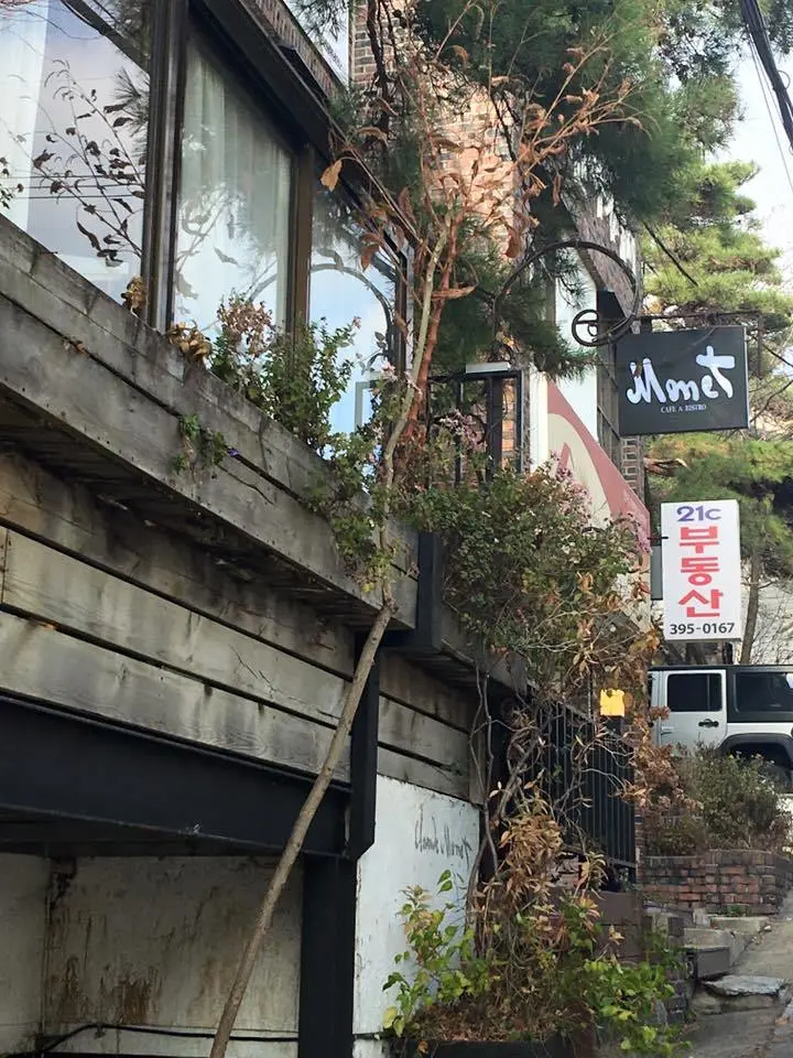 %EB%AA%A8%EB%84%A4-1.jpg?zoom=1.25&amp;resize=700%2C933