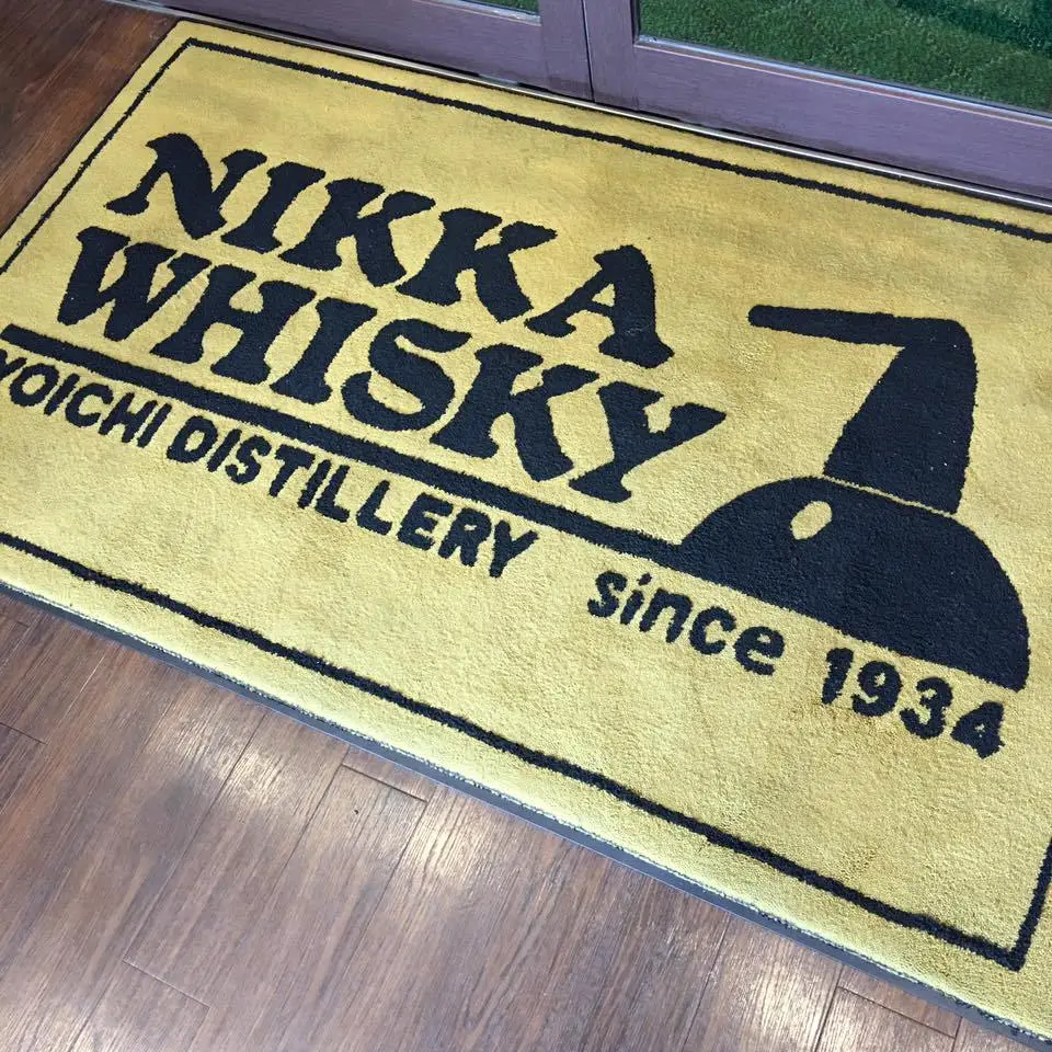 %EB%8B%88%EC%B9%B4%EC%9C%84%EC%8A%A4%ED%82%A4-13.jpg?zoom=1.25&amp;resize=700%2C700