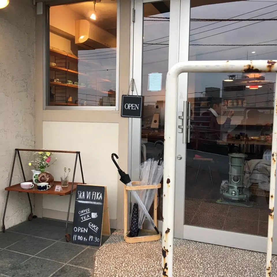 %EC%8A%A4%EC%9B%A8%EB%8D%B4-%EB%B9%88%ED%8B%B0%EC%A7%80-%EC%B9%B4%ED%8E%98-2.jpg?zoom=1.25&amp;resize=700%2C700