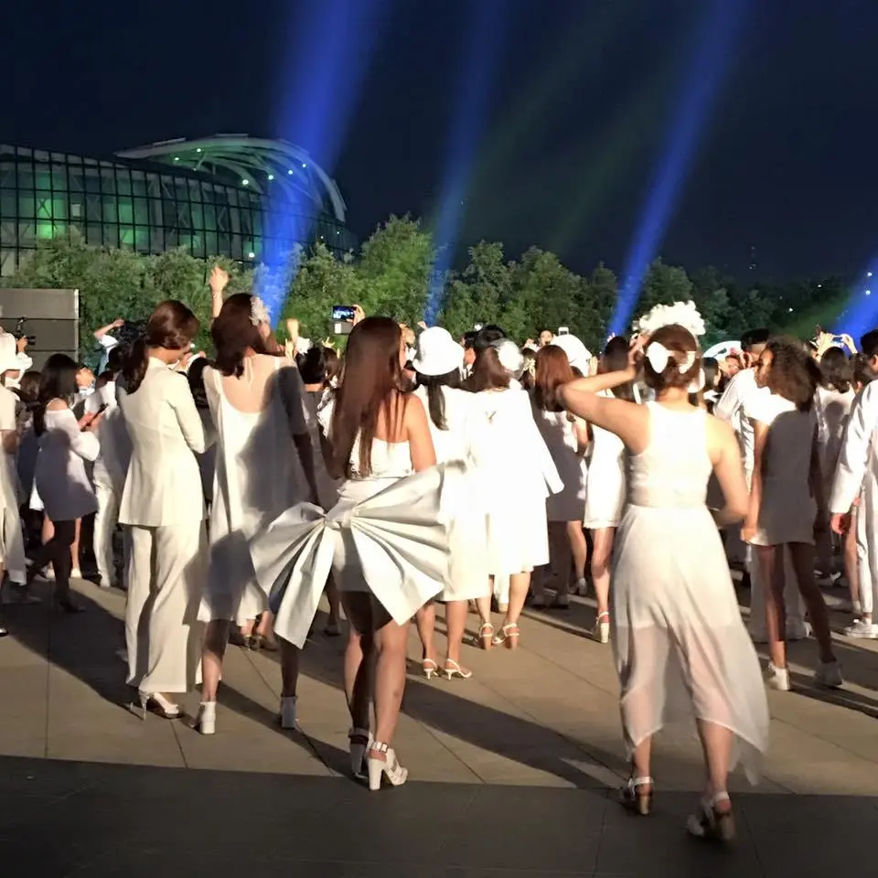 %EB%94%94%EB%84%A4-%EC%95%99-%EB%B8%94%EB%9E%91-8.jpg?zoom=1.25&amp;resize=700%2C700