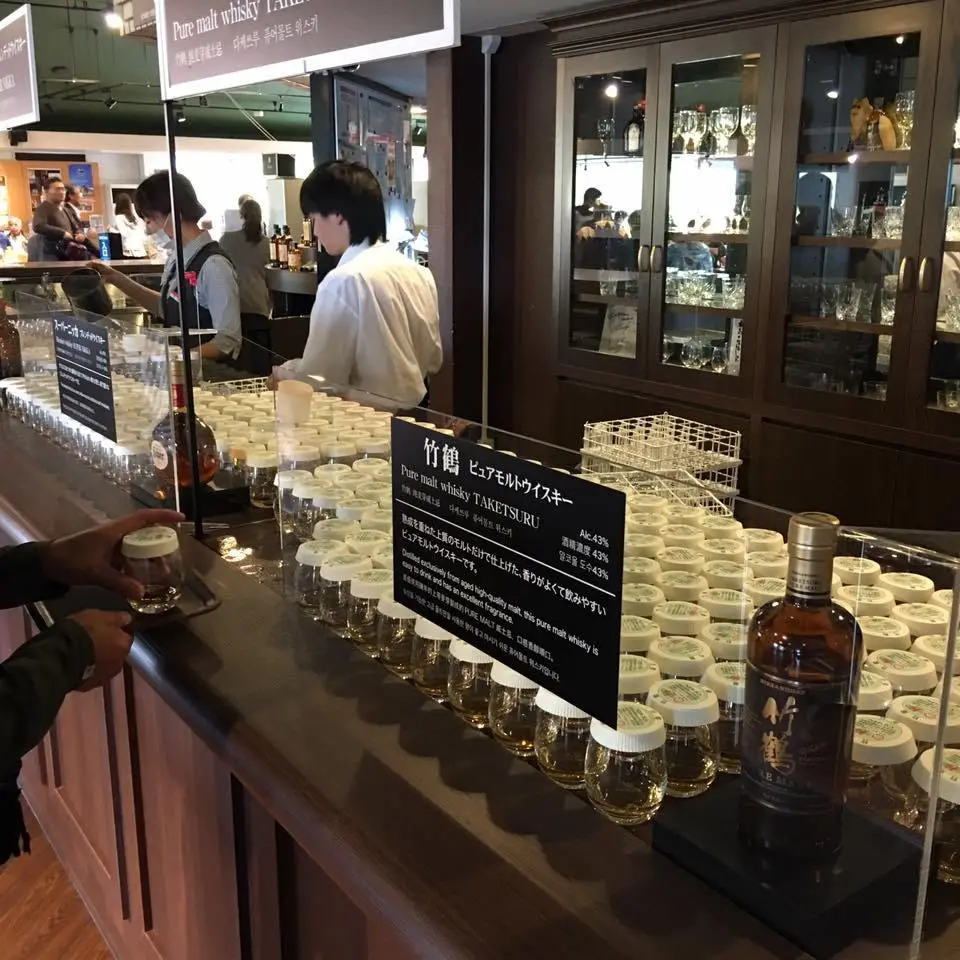 %EB%8B%88%EC%B9%B4%EC%9C%84%EC%8A%A4%ED%82%A4-4.jpg?zoom=1.25&amp;resize=700%2C700