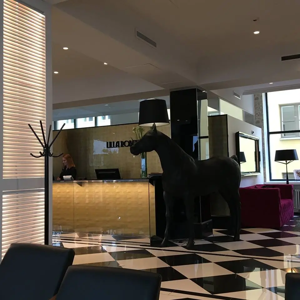 %ED%98%B8%ED%85%94-%EB%A6%B4%EB%9D%BC-%EB%A1%9C%EB%B2%84%EC%B8%A0-3.jpg?zoom=1.25&amp;resize=700%2C700