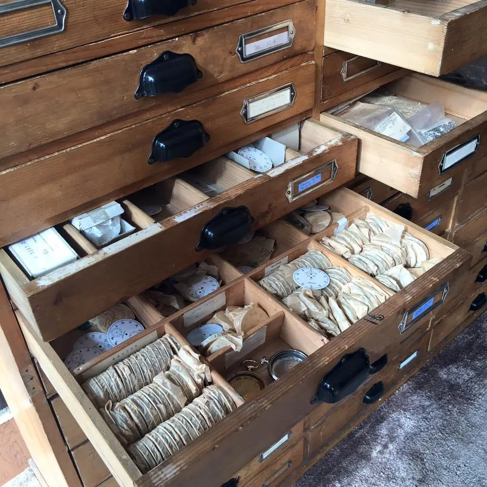 %EC%8B%9C%EA%B3%84-2.jpg?zoom=1.25&amp;resize=700%2C700