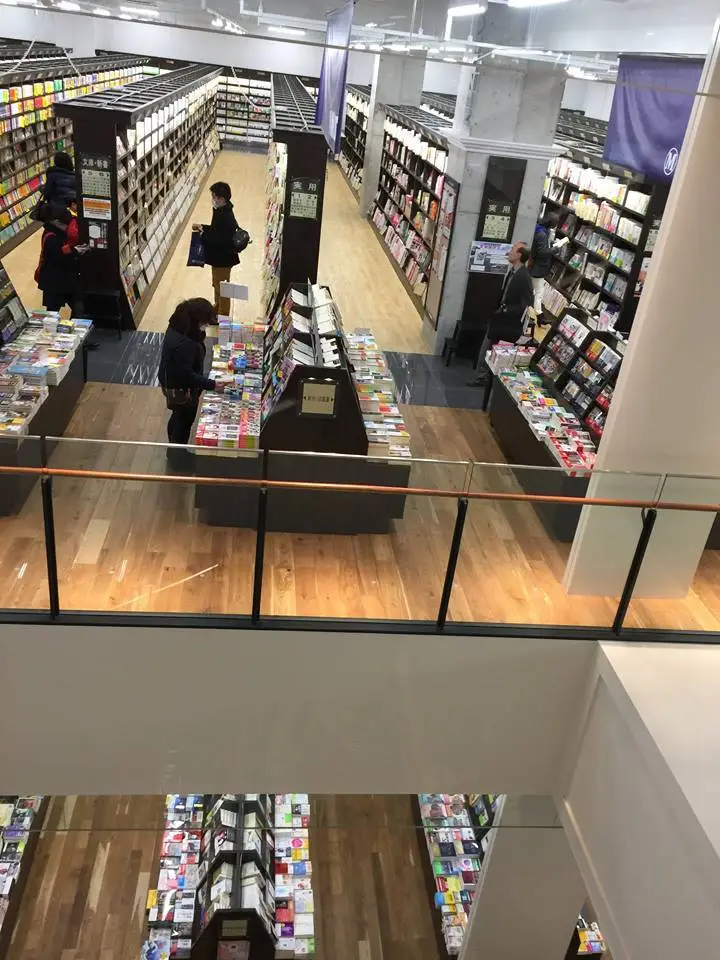 %EC%84%9C%EC%A0%90-6.jpg?zoom=1.25&amp;resize=700%2C933