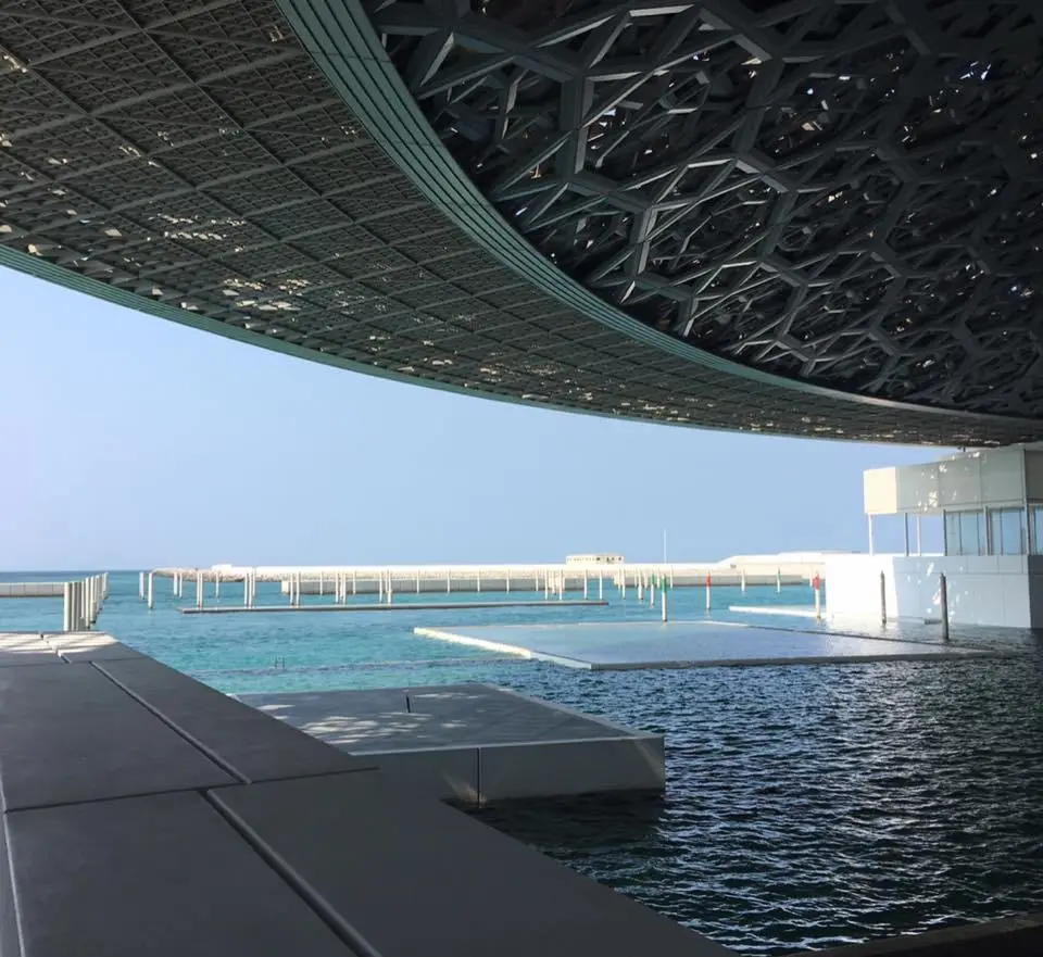 %EB%A3%A8%EB%B8%8C%EB%A5%B4%EC%95%84%EB%B6%80%EB%8B%A4%EB%B9%84-%EB%AE%A4%EC%A7%80%EC%97%84.jpg?zoom=1.25&amp;w=700