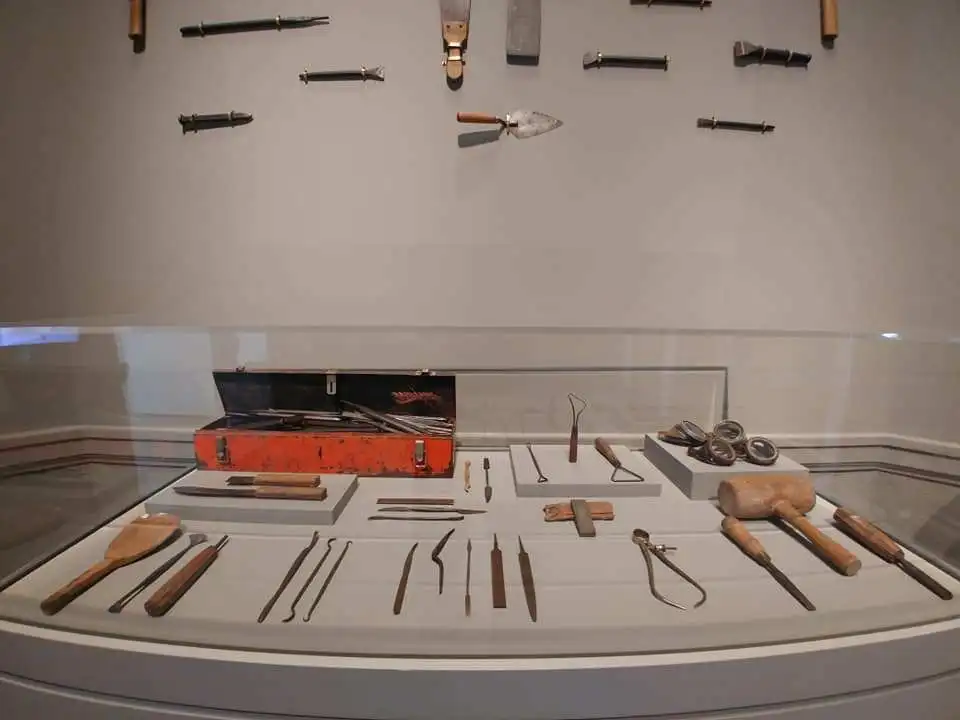 %ED%8F%AC%ED%8B%80%EB%9E%9C%EB%93%9C-%EB%AE%A4%EC%A7%80%EC%97%84-3.jpg?zoom=1.25&amp;resize=700%2C525