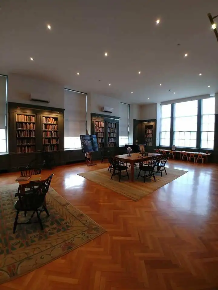 %ED%8C%90%EC%8A%A4%EC%9B%8C%EC%8A%A4-%EC%95%84%ED%8A%B8-%EB%AE%A4%EC%A7%80%EC%97%84-5.jpg?zoom=1.25&amp;resize=700%2C933