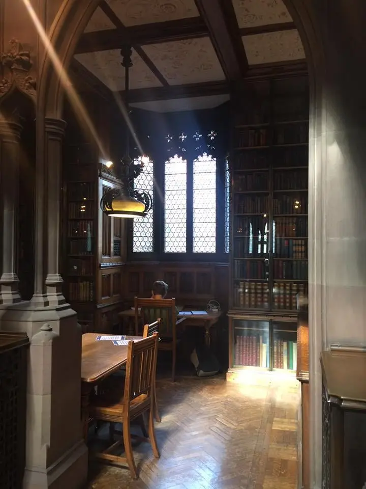 %EC%A1%B4-%EB%9D%BC%EC%9D%BC%EB%9E%9C%EB%93%9C-%EB%8F%84%EC%84%9C%EA%B4%80-12.jpg?zoom=1.25&amp;resize=700%2C933