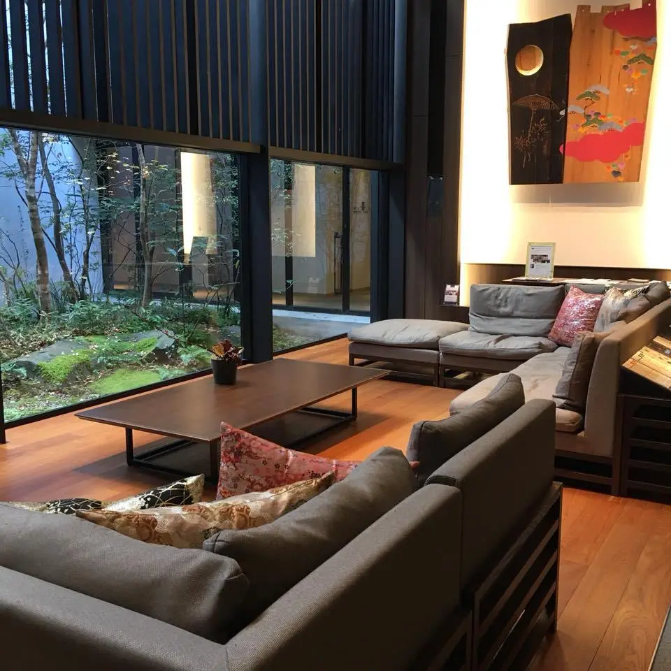 %EC%8B%A0%EB%A7%88%EC%B9%98-%EB%B2%B3%ED%85%8C%EC%9D%B4-%ED%98%B8%ED%85%94-2.jpg?zoom=1.25&amp;resize=700%2C700