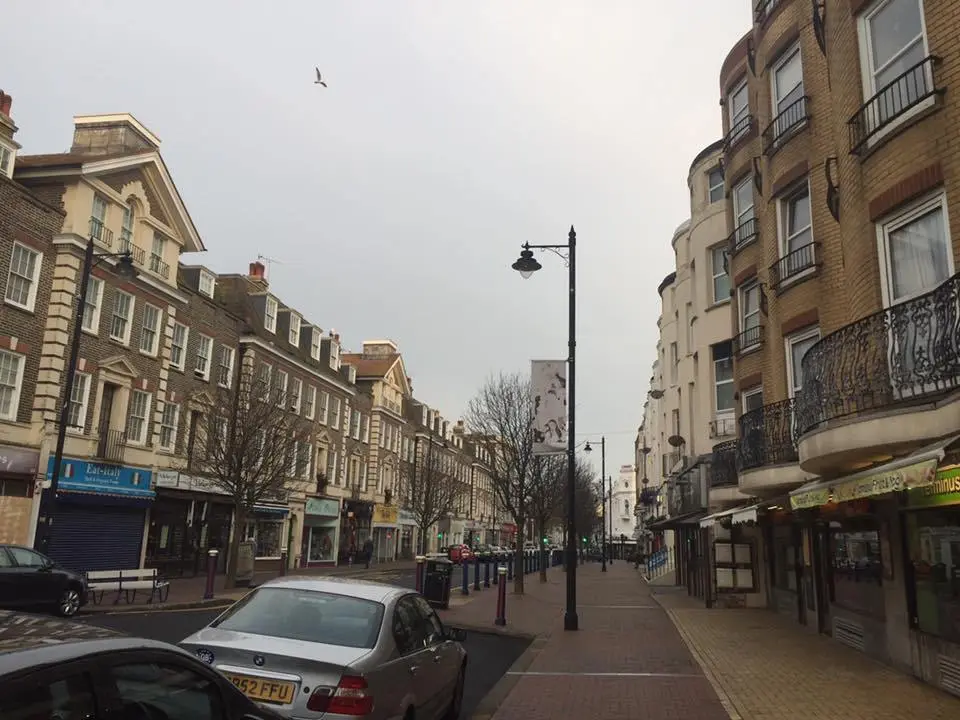 %EC%9D%B4%EC%8A%A4%ED%8A%B8%EB%B3%B8-%ED%92%8D%EA%B2%BD-1.jpg?zoom=1.25&amp;resize=700%2C525