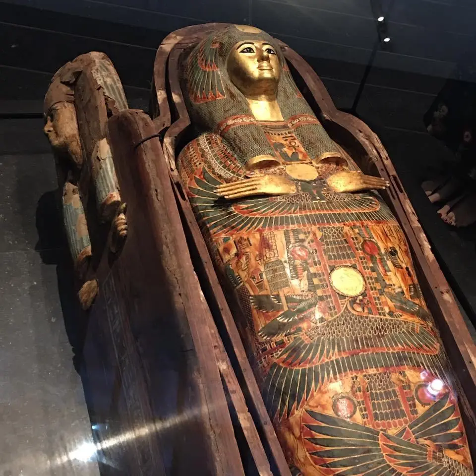 %EB%A3%A8%EB%B8%8C%EB%A5%B4%EC%95%84%EB%B6%80%EB%8B%A4%EB%B9%84-%EB%AE%A4%EC%A7%80%EC%97%84-7.jpg?zoom=1.25&amp;resize=700%2C700