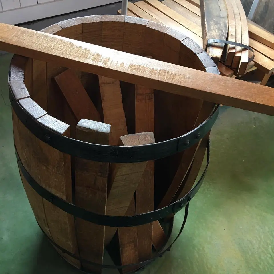 %EB%8B%88%EC%B9%B4%EC%9C%84%EC%8A%A4%ED%82%A4-2.jpg?zoom=1.25&amp;resize=700%2C700