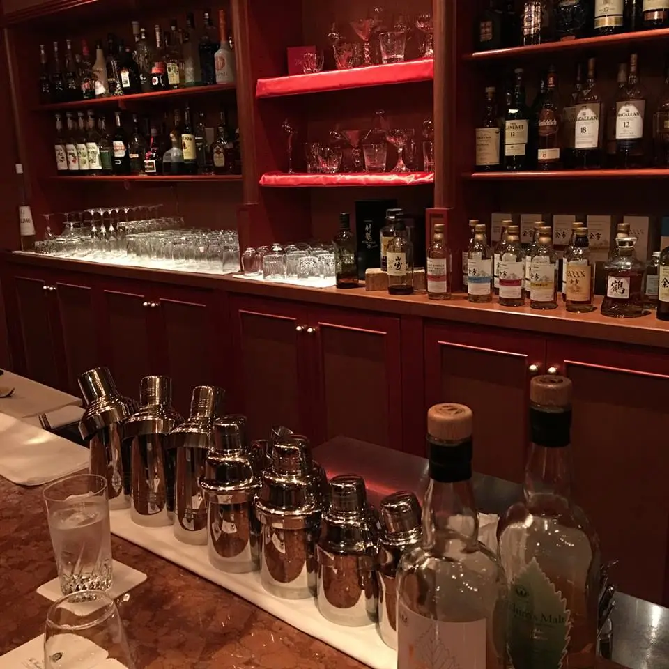 WindsorPoloBar-6.jpg?zoom=1.25&amp;resize=700%2C700