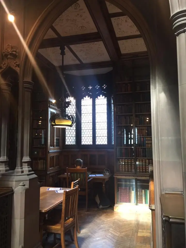 %EC%A1%B4-%EB%9D%BC%EC%9D%BC%EB%9E%9C%EB%93%9C-%EB%8F%84%EC%84%9C%EA%B4%80-8.jpg?zoom=1.25&amp;resize=700%2C933