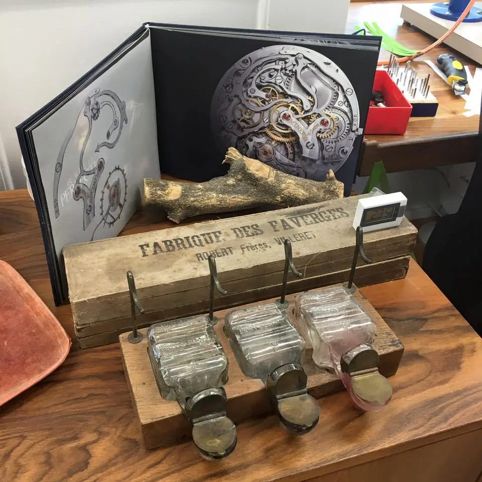 %EC%8B%9C%EA%B3%84-5.jpg?zoom=1.25&amp;resize=700%2C700