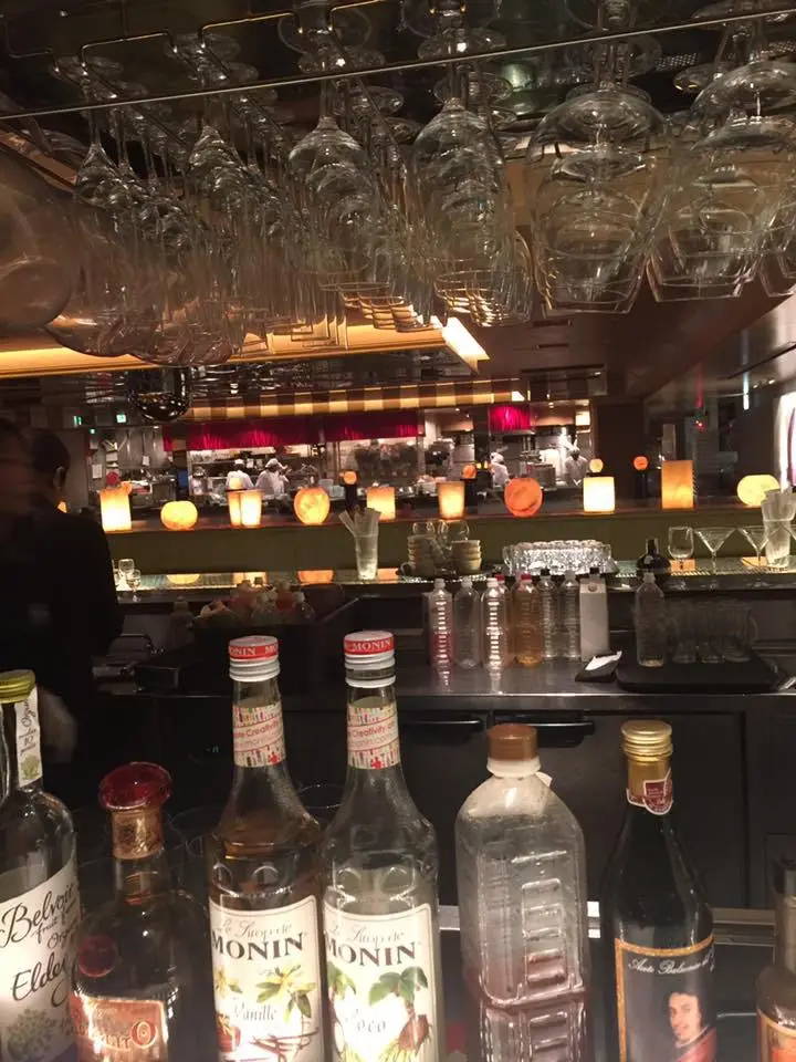 %EB%B0%94Bar-7.jpg?zoom=1.25&amp;resize=700%2C933