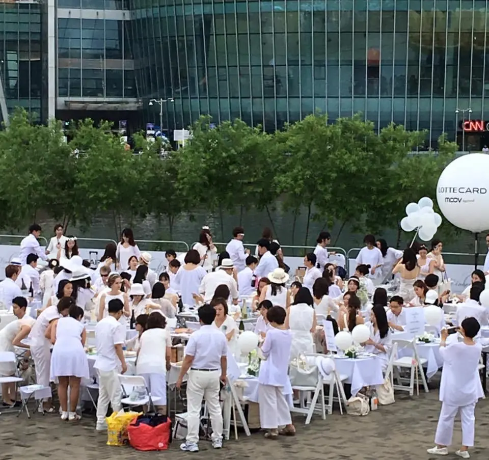 %EB%94%94%EB%84%A4-%EC%95%99-%EB%B8%94%EB%9E%91-1.jpg?zoom=1.25&amp;resize=700%2C658