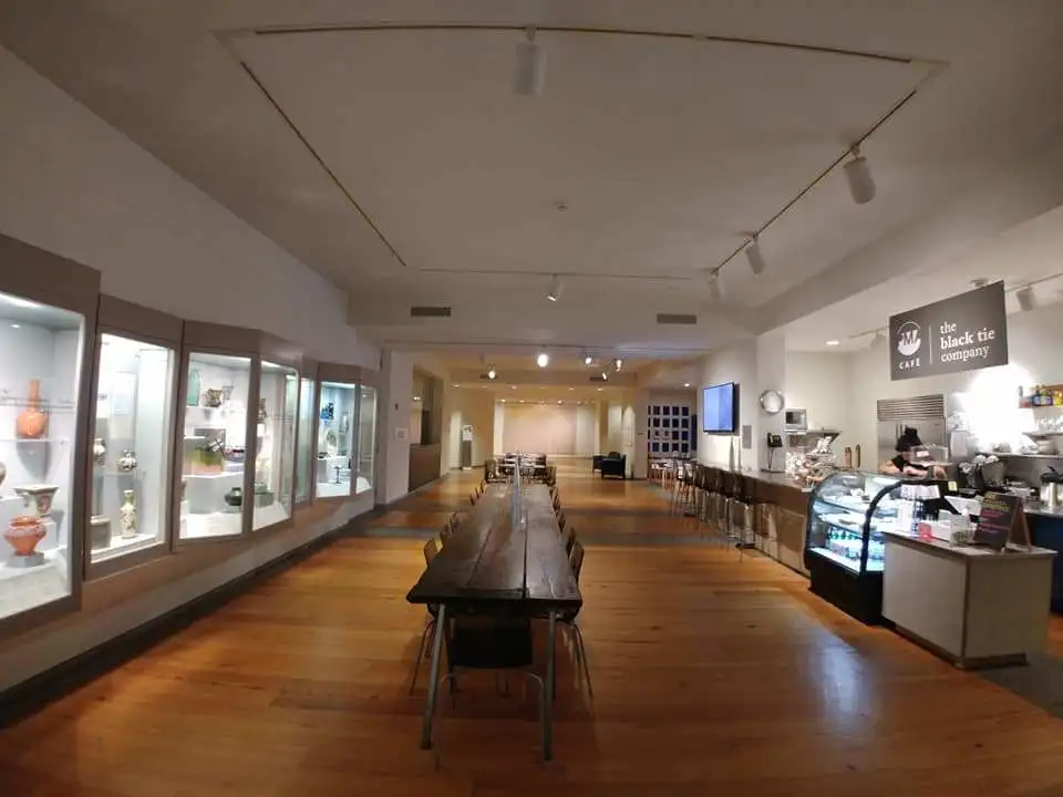 %ED%8F%AC%ED%8B%80%EB%9E%9C%EB%93%9C-%EB%AE%A4%EC%A7%80%EC%97%84-4.jpg?zoom=1.25&amp;resize=700%2C525