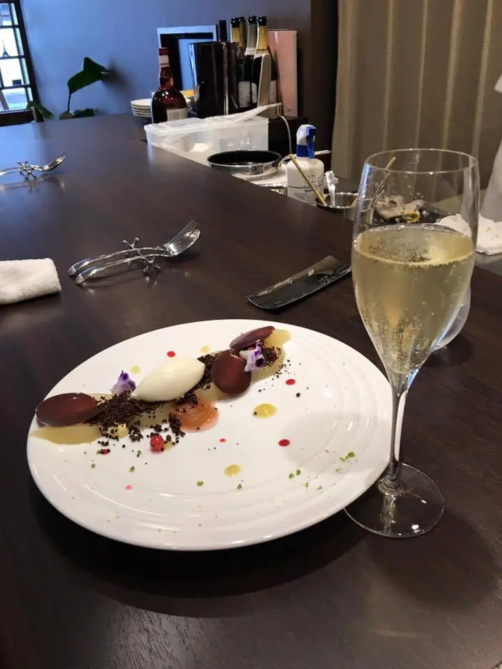 %EB%94%94%EC%A0%80%ED%8A%B8%EB%B0%94-5.jpg?zoom=1.25&amp;resize=700%2C933