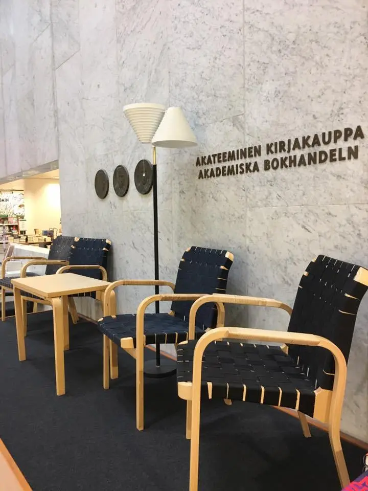 %EC%95%84%EC%B9%B4%EB%8D%B0%EB%AF%B8%EB%84%A8-2.jpg?zoom=1.25&amp;resize=700%2C933