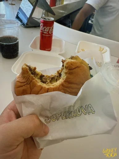 SE-A8D3D1DE-B5D8-4864-BB65-702BA05DB868.jpg?type=w386