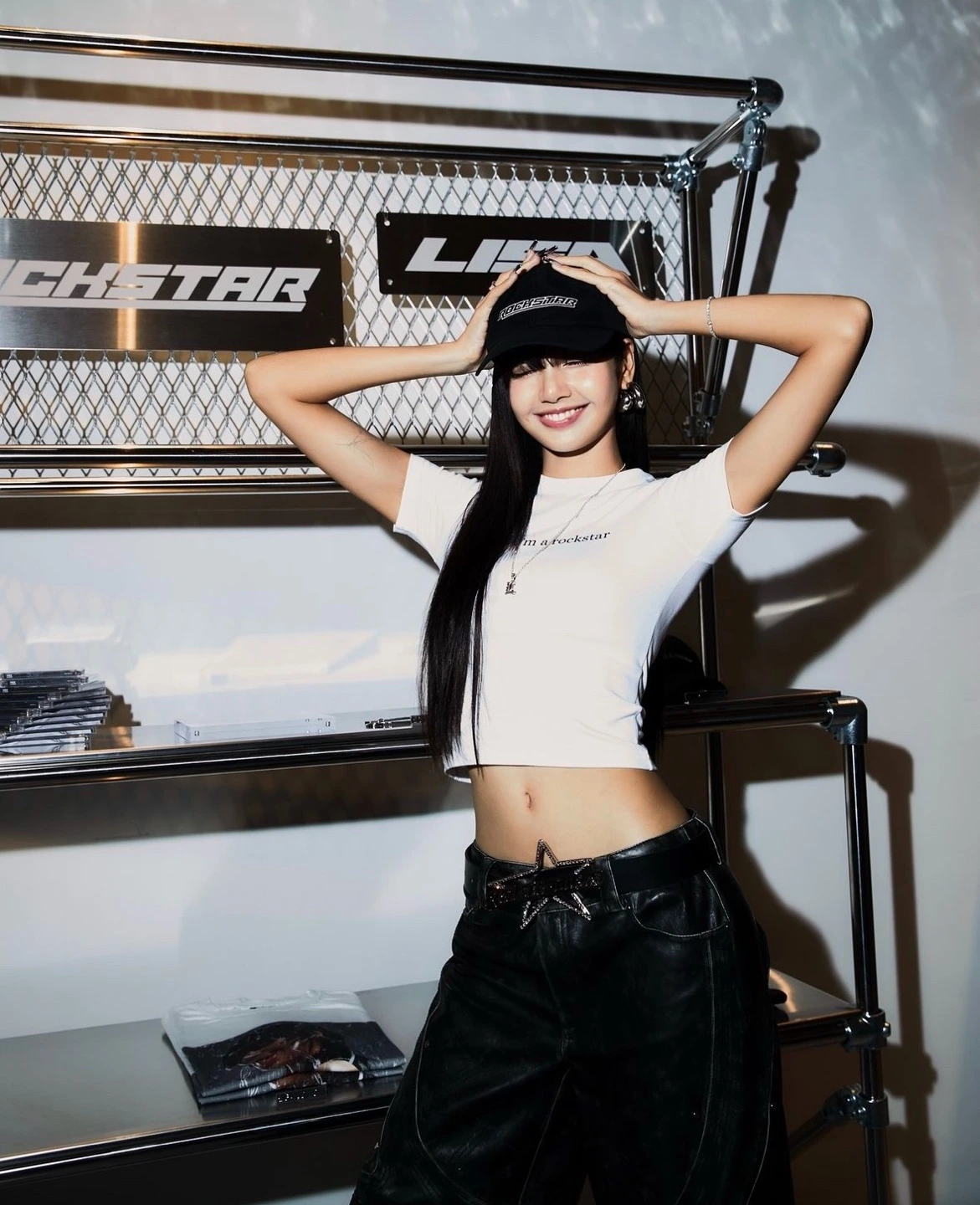 리사 마지막 단독 컷 .jpeg