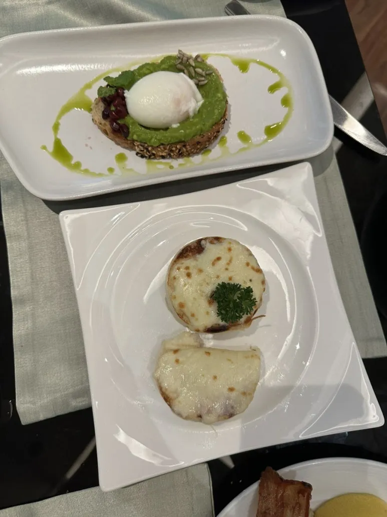 IMG_6716.jpg?type=w773