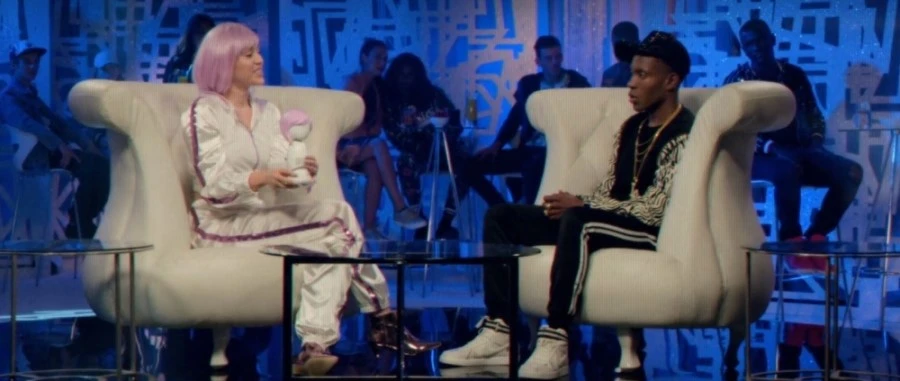 블랙미러 애4.jpeg