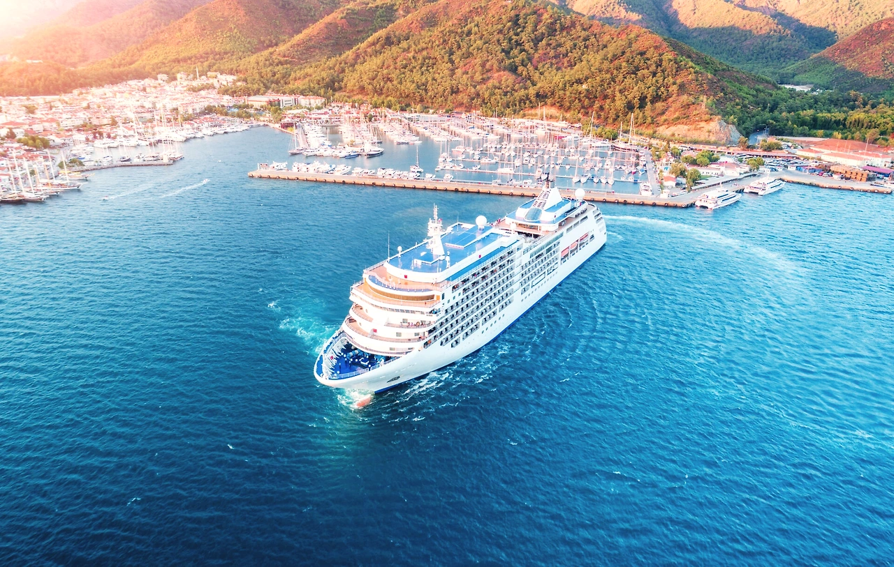 크루즈 출항 1.jpeg