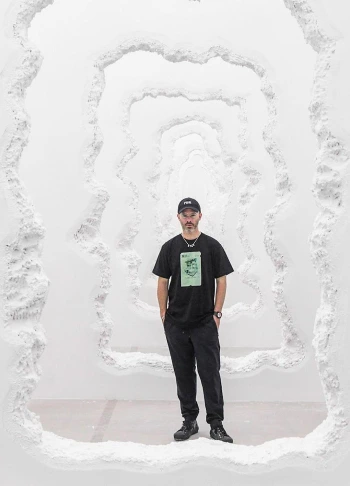daniel-arsham-online-auction-01-5bd3abdc-befa-4c8c-b491-461dff81ba31.jpeg