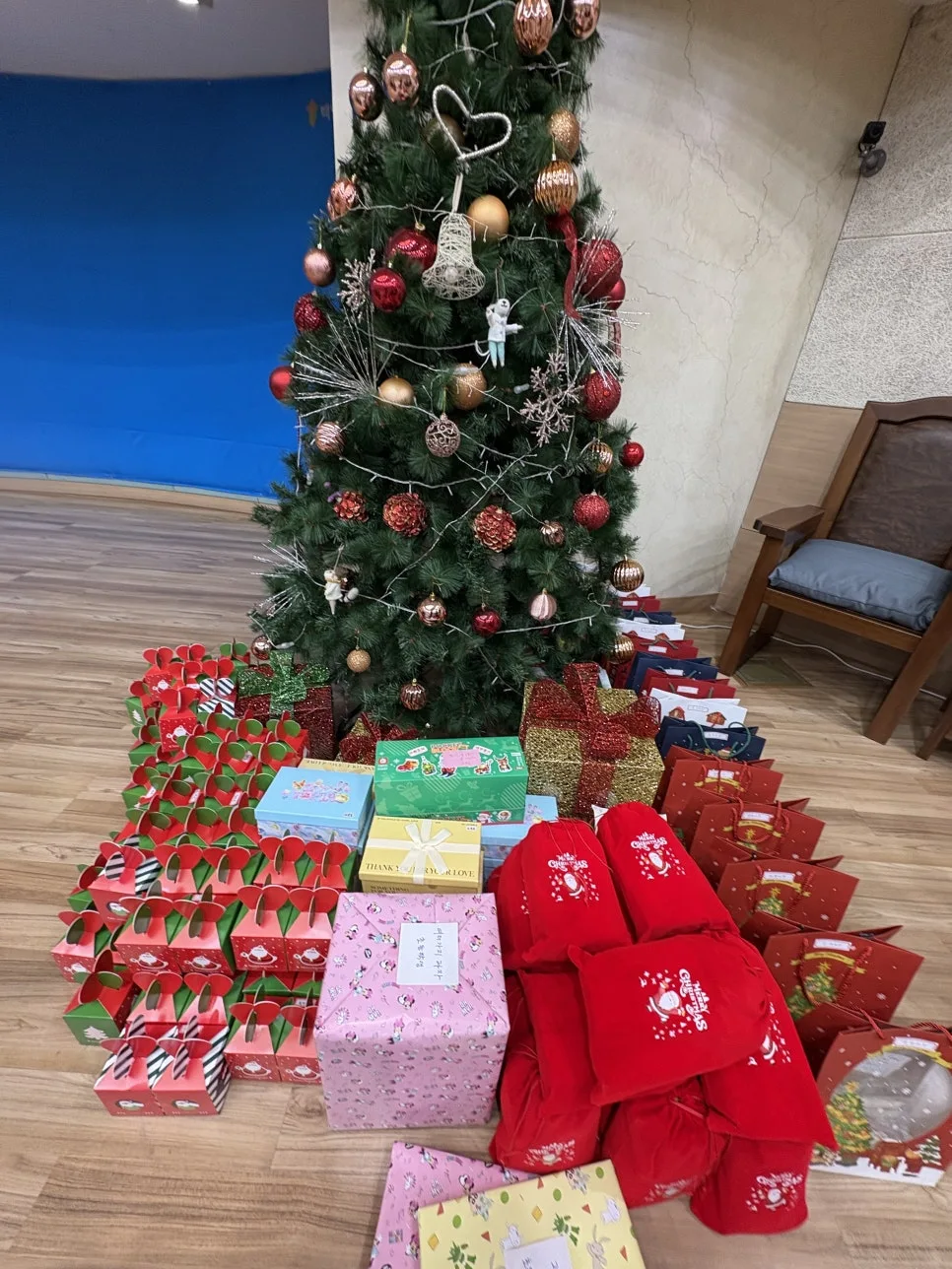 %EB%A9%94%EB%A6%AC%ED%81%AC%EB%A6%AC%EC%8A%A4%EB%A7%88%EC%8A%A4.JPG?type=w966