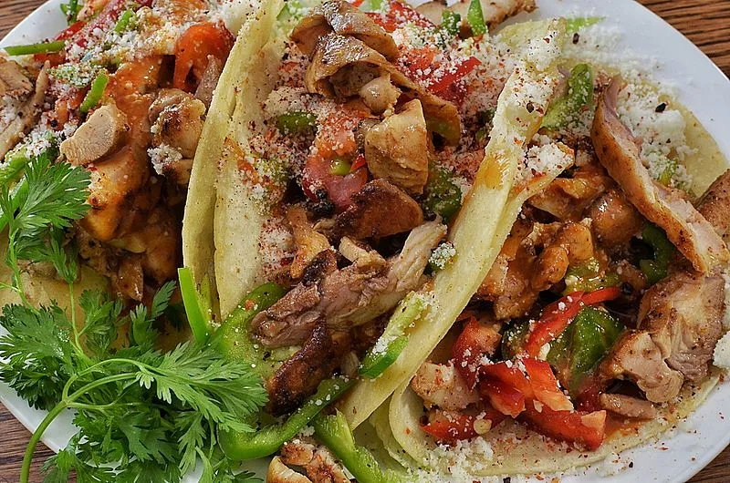 800px-Grilled_chicken_tacos.jpg?type=w966