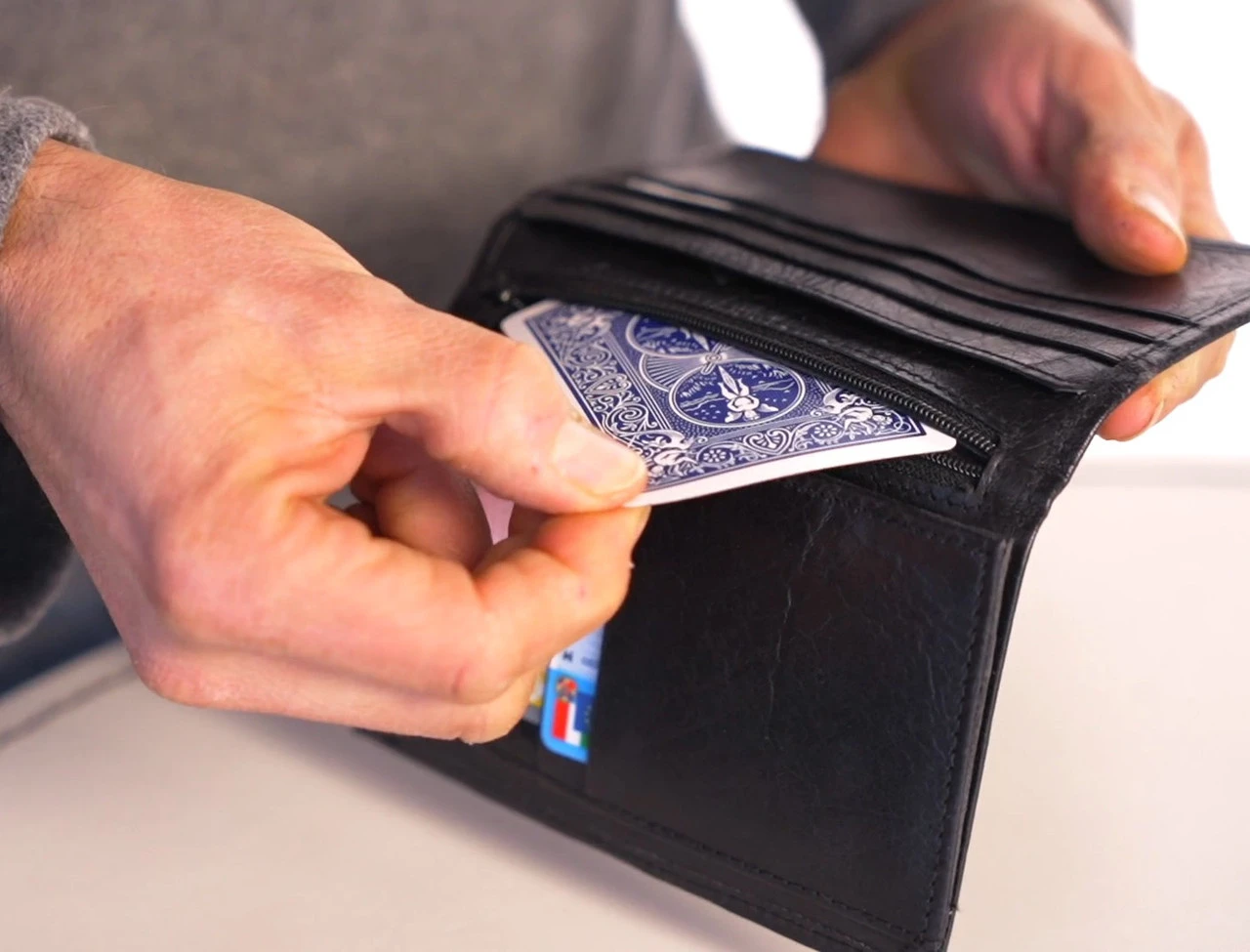 Card_to_Wallet_No_Palm_Difatta_magic_trick_4__91947.1723470926.jpg?c=2