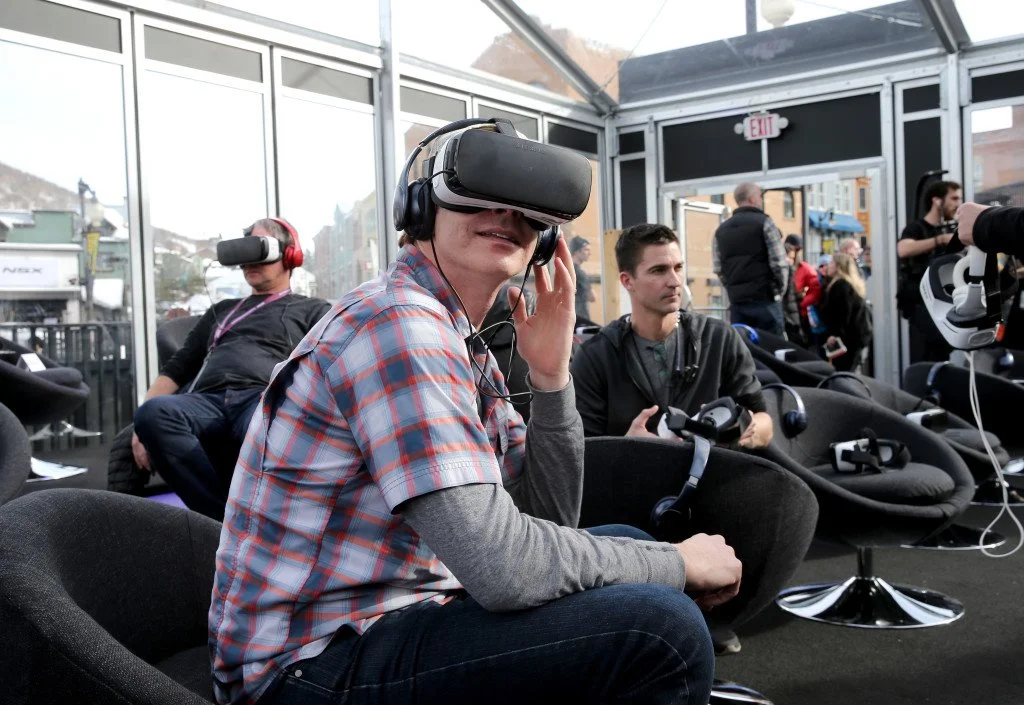 samsung-studio-gear-vr-interrogation2-1024x705.jpg?type=w1200