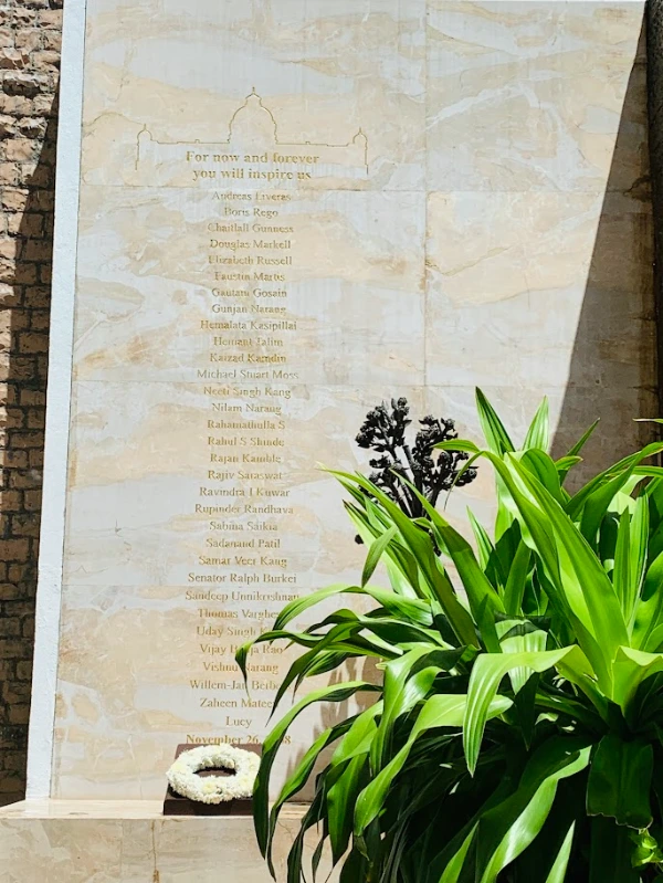 희생자 위로비.JPG