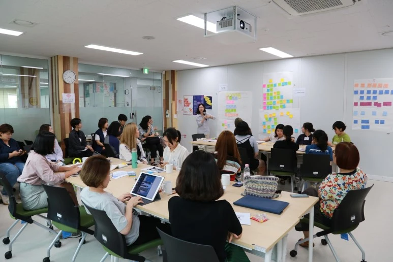 %EC%84%9C%EC%9A%B82030%EC%A0%A0%EB%8D%94%EC%95%A1%EC%85%98%ED%8F%AC%EB%9F%BC.jpg?type=w773