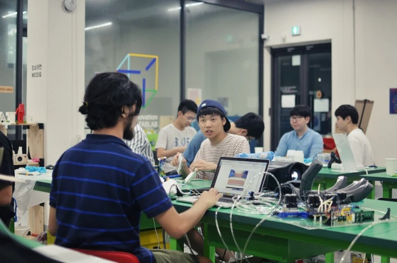 93db6e_c4178563fc4e4d9a9ec9d7cfb544b906mv2_d_4288_2848_s_4_2.jpg?type=w773