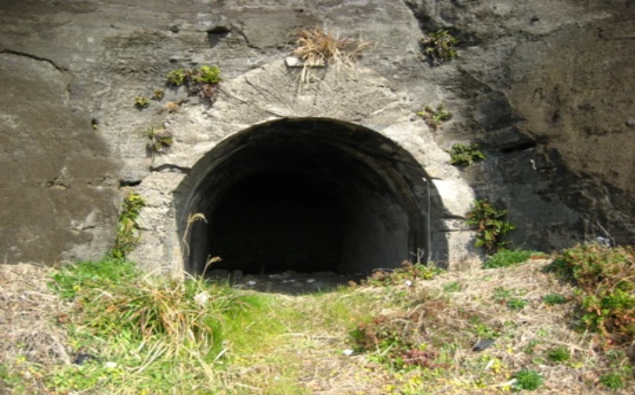 성산 일출봉 진지동굴.PNG