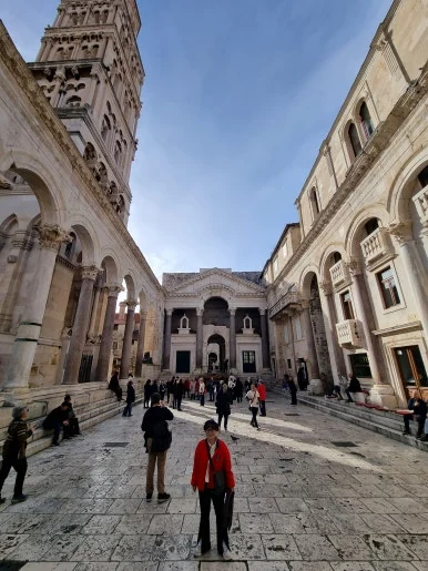 %EB%94%94%EC%98%A4%ED%81%B4%EB%A0%88%ED%8B%B0%EC%95%84%EB%88%84%EC%8A%A4_%EA%B6%81%EC%A0%84_%EC%95%88%EC%97%90%EC%84%9C_.jpg?type=w386