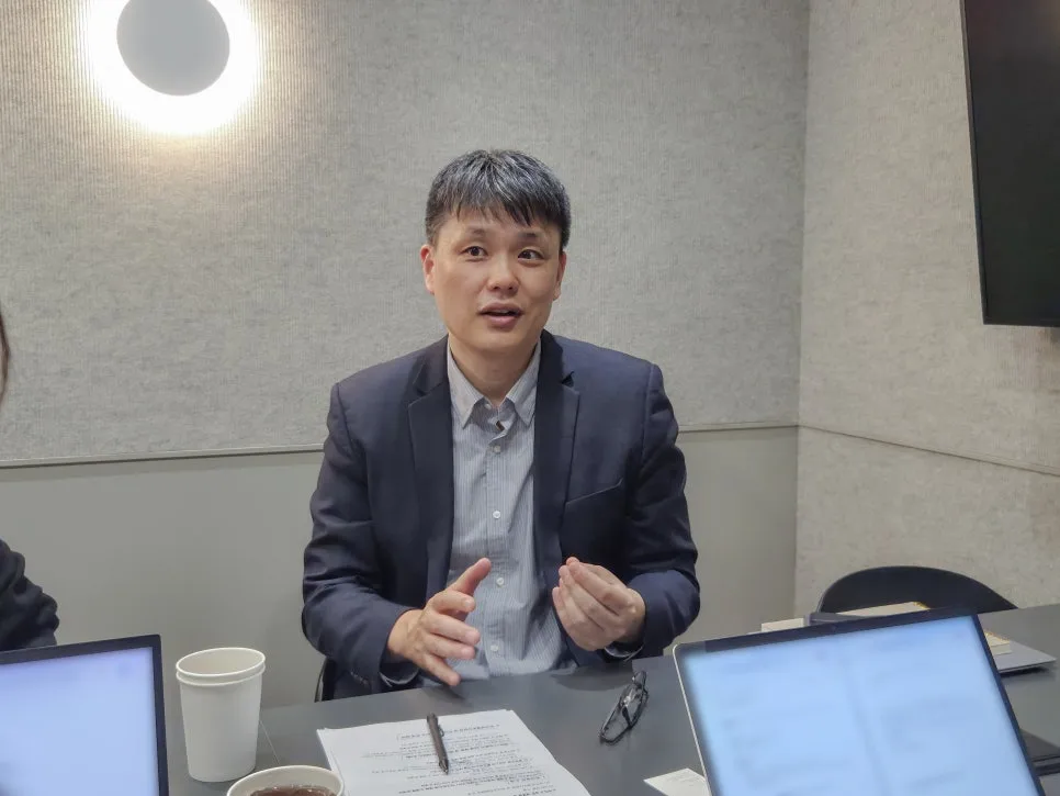 %EC%8A%A4%ED%8C%8C%ED%81%AC%ED%94%8C%EB%9F%AC%EC%8A%A4_%EC%9D%B8%ED%84%B0%EB%B7%B0_%EC%9C%84%ED%81%AC%EB%A3%A8%ED%8A%B8_(4).jpg?type=w966