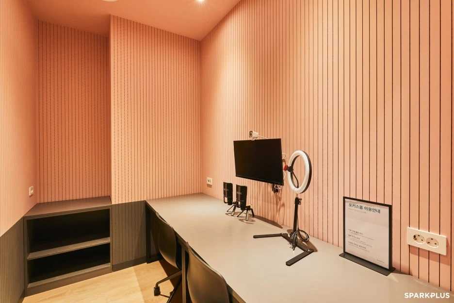 4_%ED%99%8D%EB%8C%80%EC%A0%90_%ED%8F%AC%EC%BB%A4%EC%8A%A4%EB%A3%B8_(3).jpg?type=w1