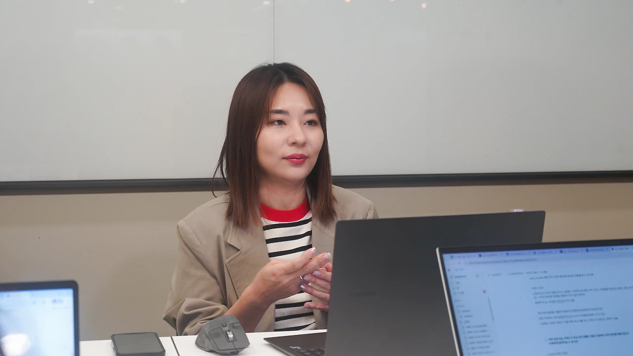 %EC%8A%A4%ED%94%8C%EC%9D%B8%ED%84%B0%EB%B7%B0_%ED%97%88%EC%8A%A4%ED%85%94%EB%9F%AC_%EA%B9%80%EB%B9%9B%EB%82%98%EB%8C%80%ED%91%9C01_(3).JPG?type=w3840