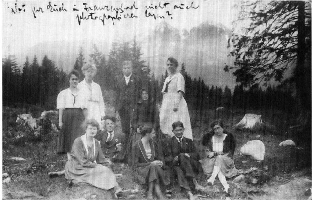 요양원에서 방문자들, 서 있는 Robert Klopstock.JPG