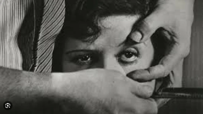 Un chien andalou (Luis Buñuel, 1928).JPG